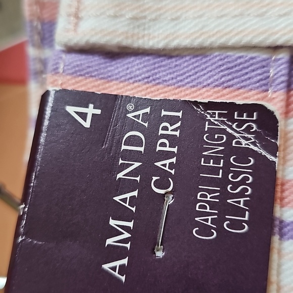 Gloria Vanderbilt Purple and Cream Striped Fabric Capri - Picture 6 of 12